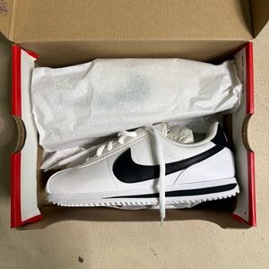 Nike Cortez Basic SL (GS) – White/Black – Size 3.5Y – New in Box